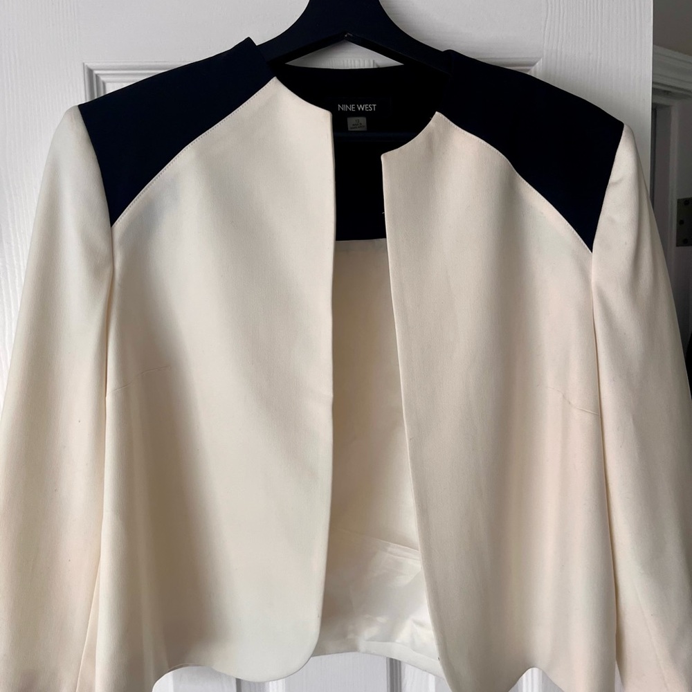 Nine West Women's Ivory and Black Blazer